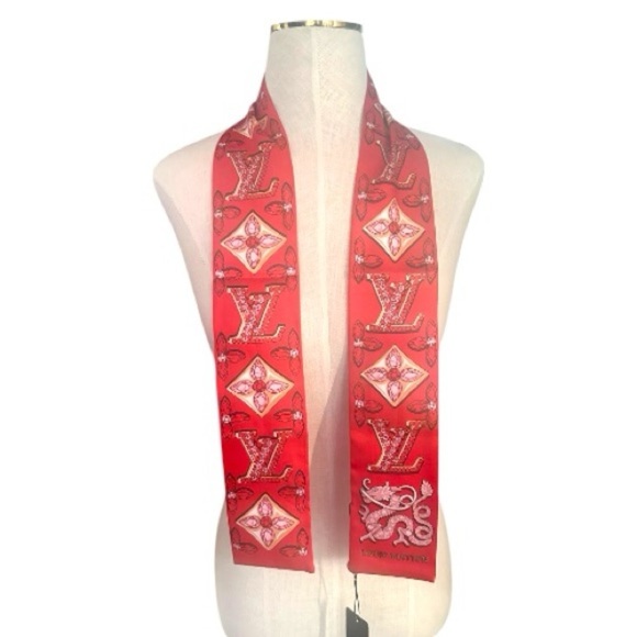 NWT Louis Vuitton Lunar New Year Dragon LV Red BB Bandeau 100% Silk Scarf 3x47” - Picture 3 of 13